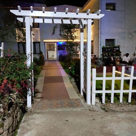 קודאיקנאל Hotel Seven Roads מראה חיצוני תמונה